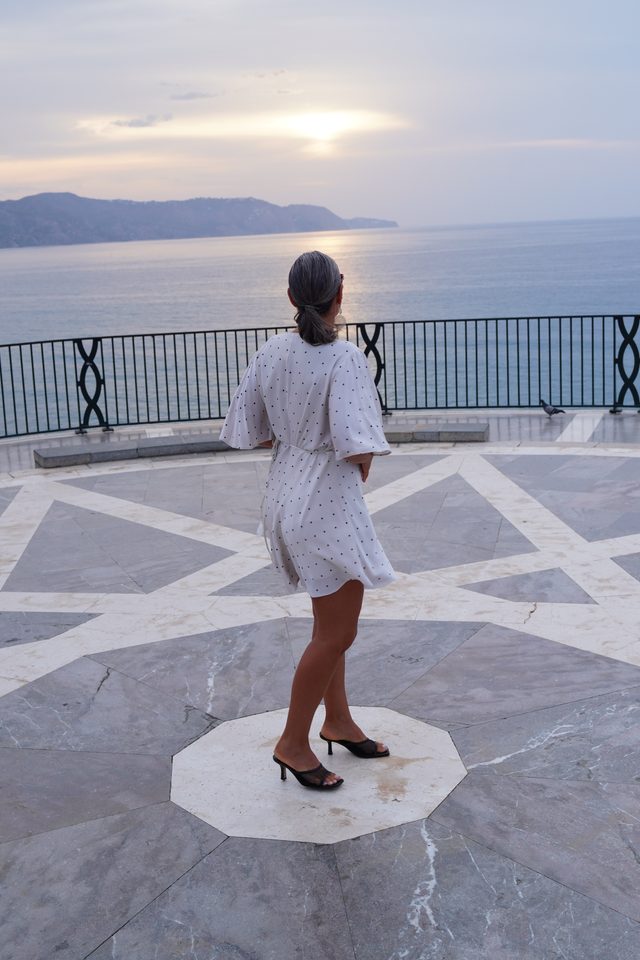 Un giro al amanecer en el Balcón de Europa, Nerja — fotograma 7 de 18
