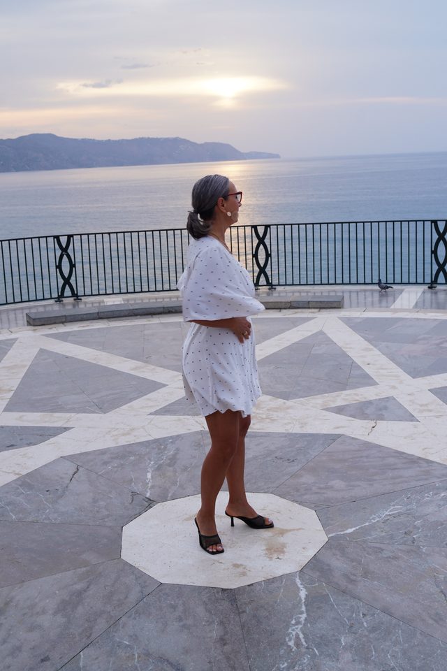 Un giro al amanecer en el Balcón de Europa, Nerja — fotograma 8 de 18