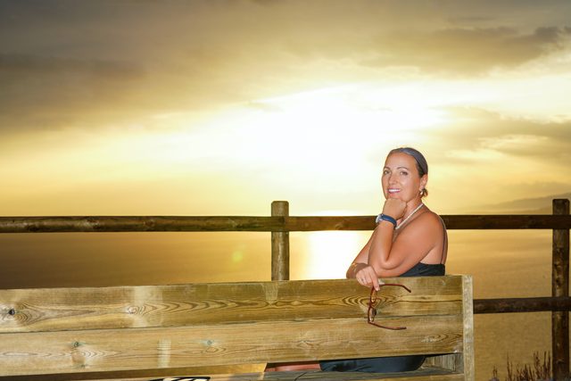 A sunset portrait session on Cerro Gordo, La Herradura — frame 5 of 6